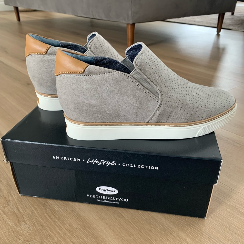 Dr. Scholls grey suede wedge sneaker. Brand new! Women’s size 9. Only tried on.